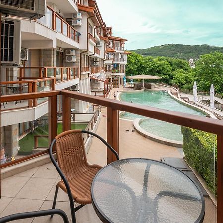 Апартамент За Гости Влади В Комплекс Garden Palace Baltsjik Buitenkant foto