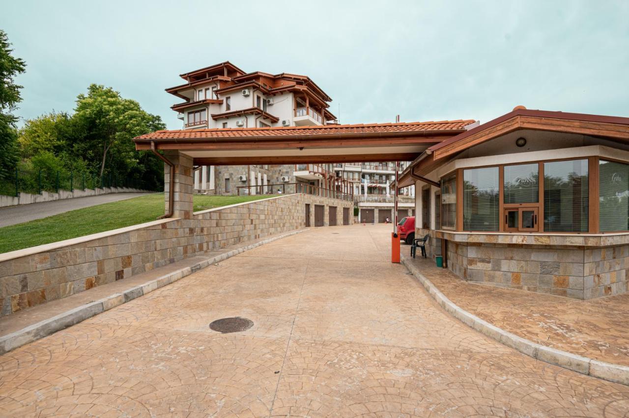 Апартамент За Гости Влади В Комплекс Garden Palace Baltsjik Buitenkant foto